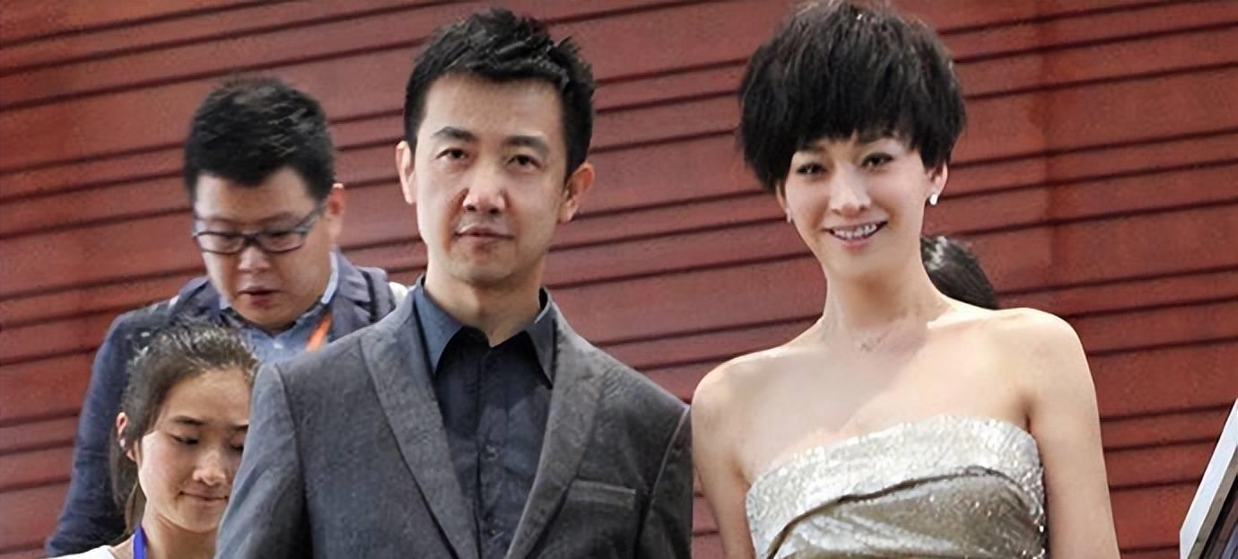 被大佬折磨4年,男友因她被砍,如今被富豪花5亿迎娶