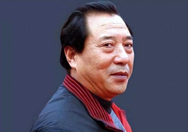 高考白卷英雄张铁生41岁出狱，恋人等他15年，如今亿万富翁