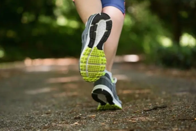 长期坚持跑步，身体瘦了，人却“变老了”？听听医生是如何解释的