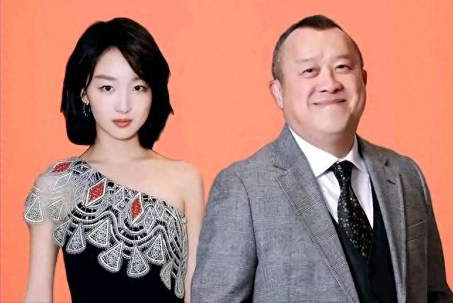 曾志伟拽的不是周冬雨的手，而是娱乐圈藏不住的丑陋，两人啥关系