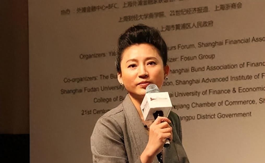 央视一姐王小丫:身材严重走形,经历两段婚姻无儿无女,热衷公益