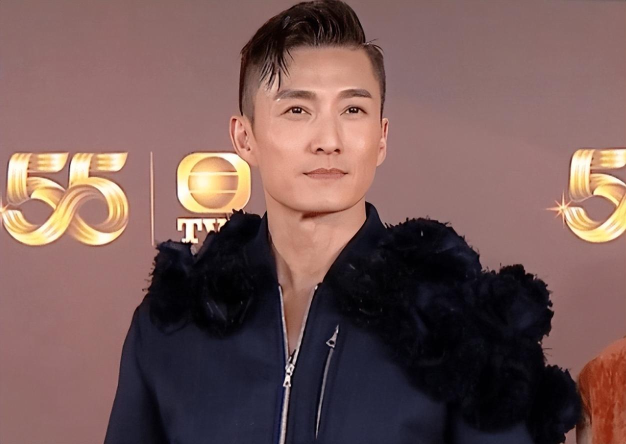 为“嫁”入豪门,当年拼命讨好何超云的陈山聪,梦碎后怎么样了?