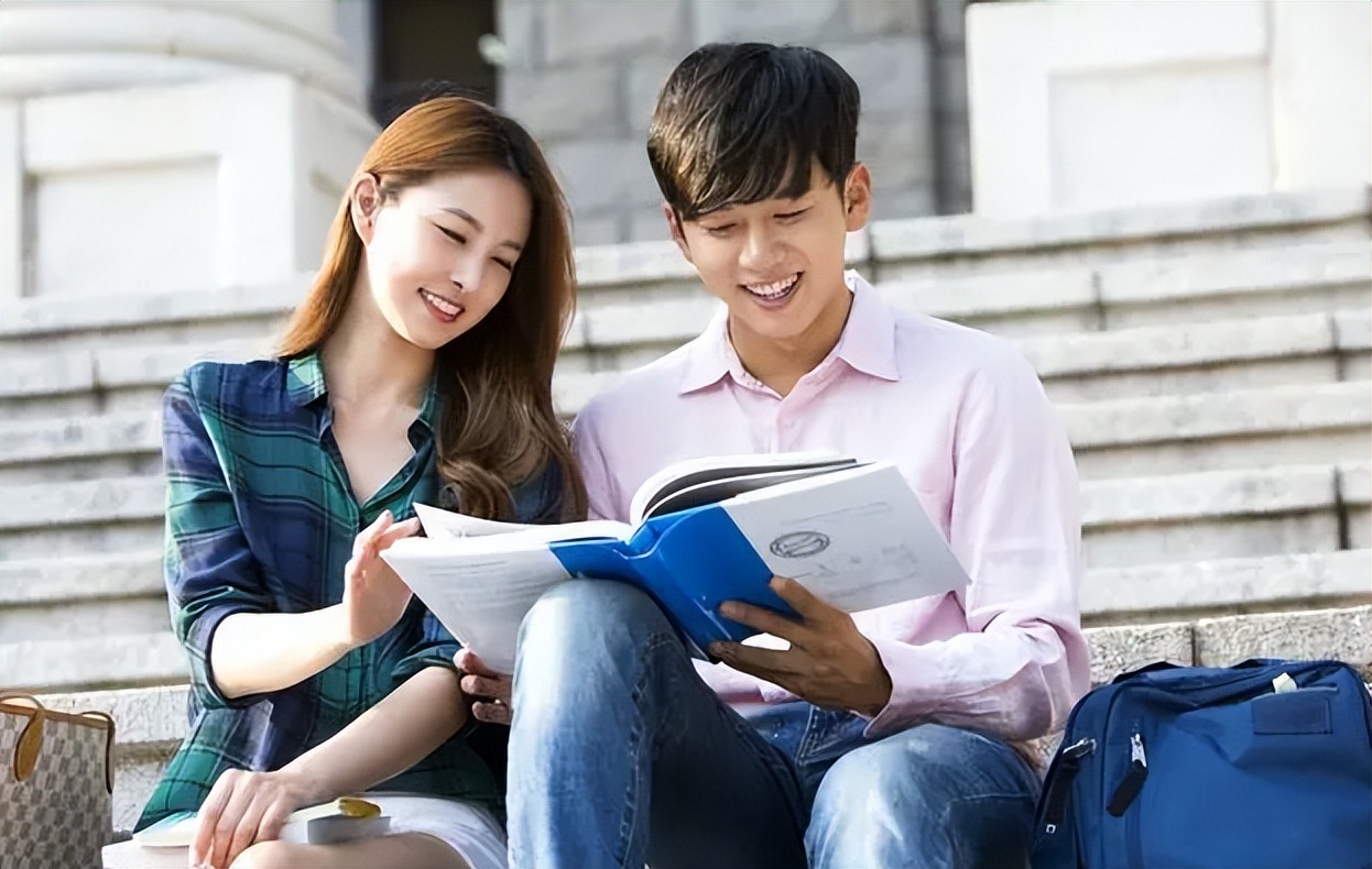 大学|2023年大学就业“亮红灯”的专业,找工作越来越难,学生就业不易