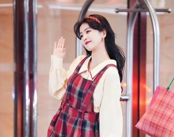 新版《跑男》8人海报官宣！从C位看端倪：本季队长由谁担任？