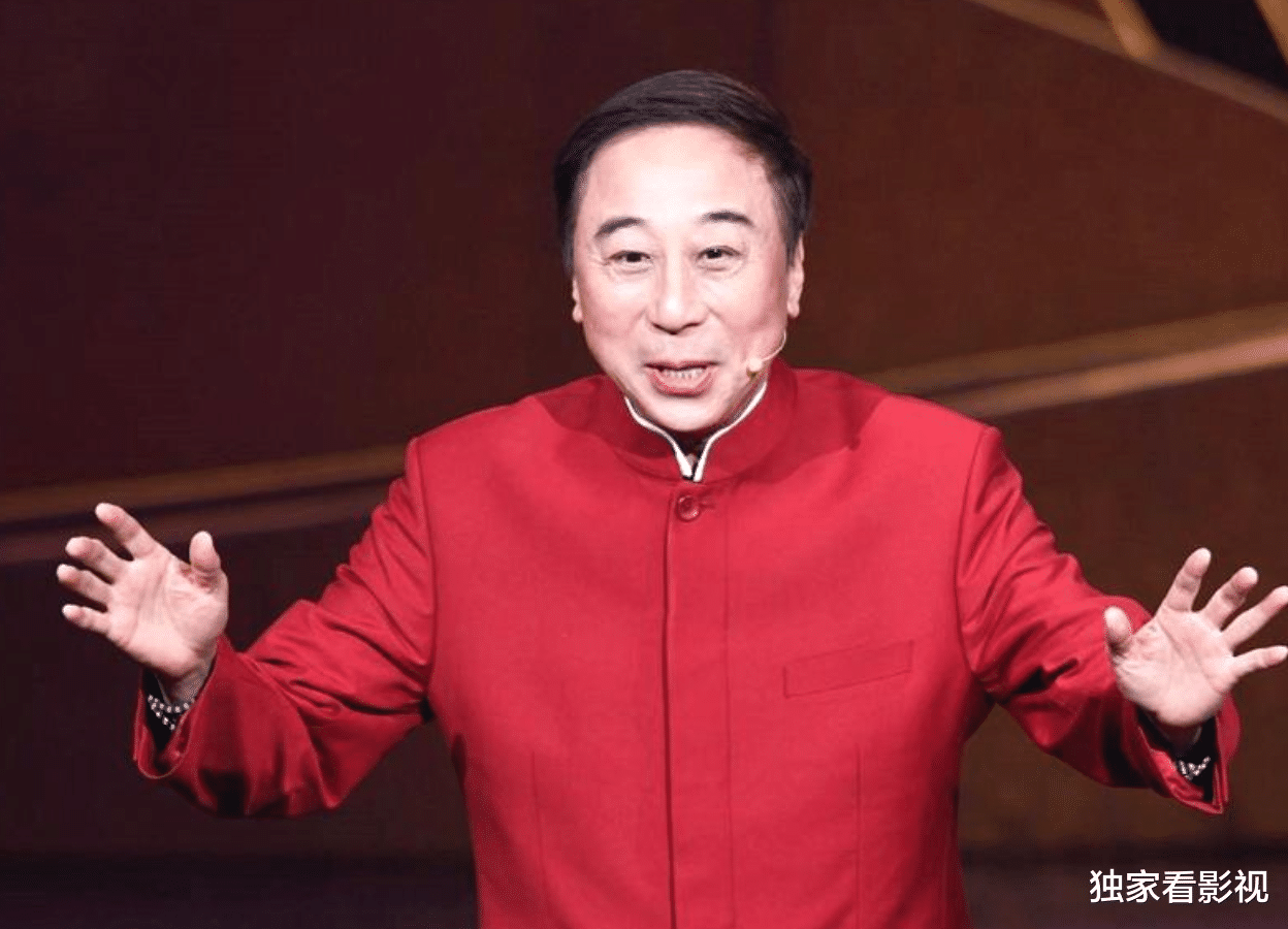 冯巩|冯巩升官了，连续3届副的，终当选曲艺家协会主席，前两届是姜昆