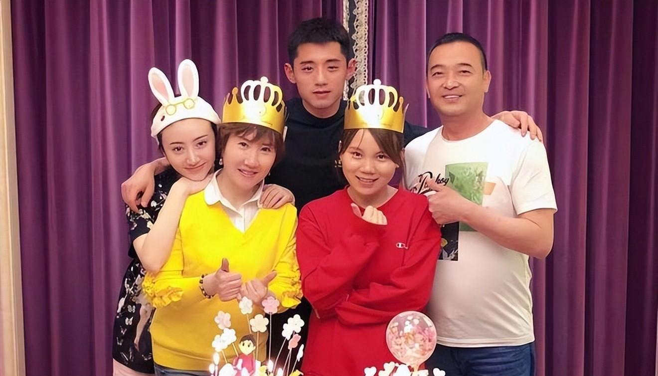 张继科|张继科涉赌、失联被捕、新恋情,一天4个大瓜,一个比一个生猛