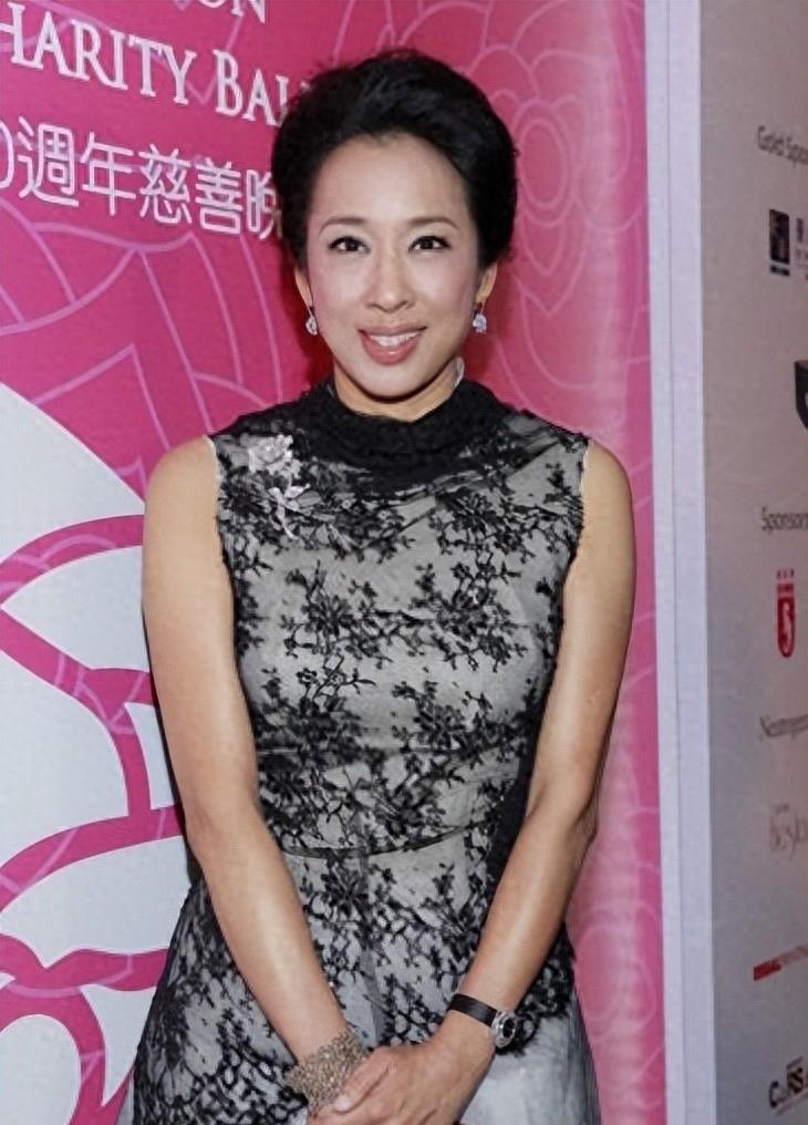 600亿财产!朱玲玲不掺和罗家夺产之争,网友:为霍启刚离婚了