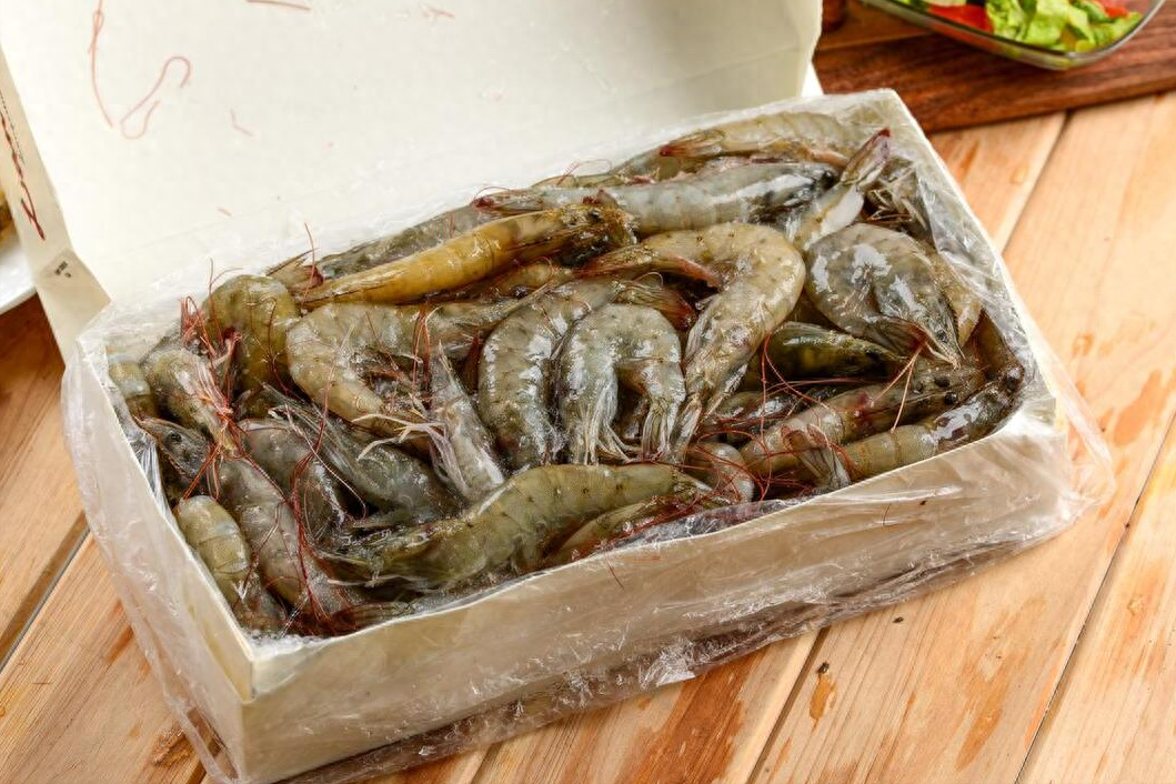 |保存大虾,切忌直接冻冰箱,渔民分享1招,保存更久,肉质更鲜甜