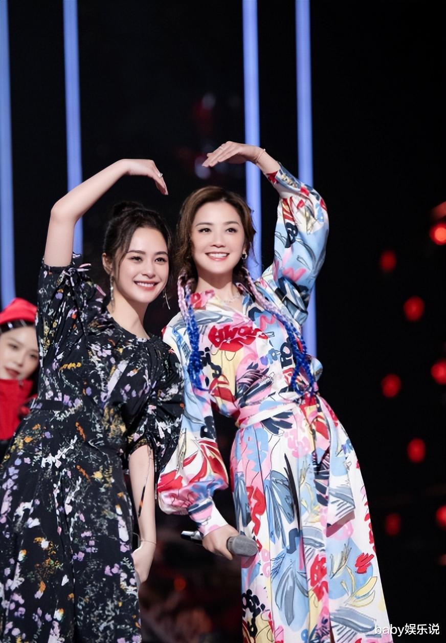 阿娇|当42岁阿娇跟41岁阿sa站在一起,才彻底明白,什么叫顶级骨相