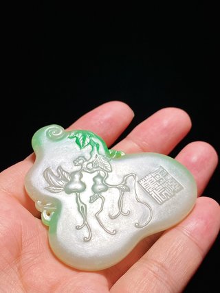 |清中期 老坑飘绿翡翠 子孙万代 多子多福 葫芦牌