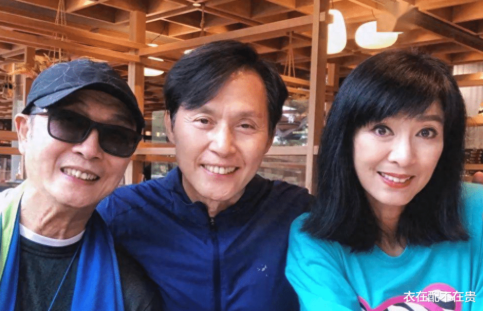 她曾是最美黄蓉，被成龙追8年，用半生为男友守寡，今66岁怎样了