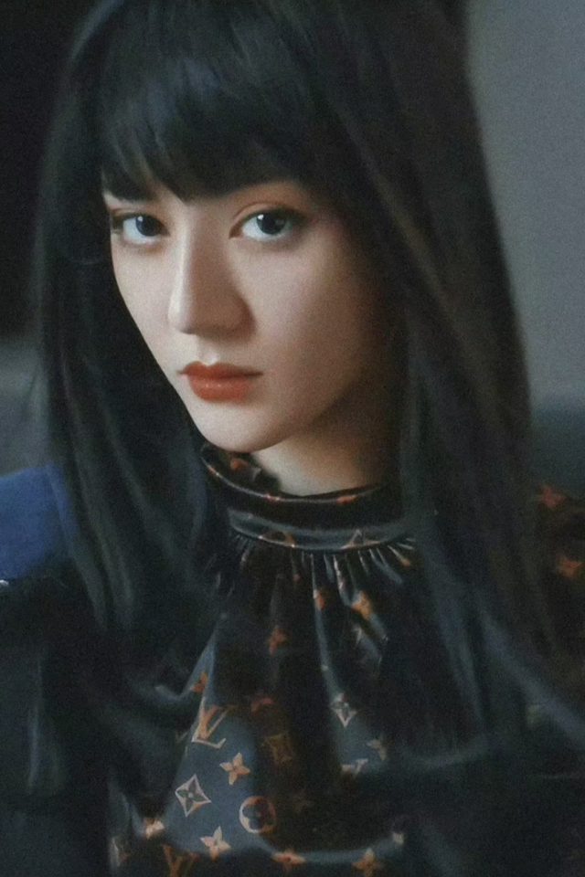 鞠婧祎新造型又“换头”？这次真的差点认不出