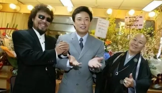 费玉清被曝病情恶化,瘫床浑身插满管子,私生子陪床疑夺20亿财产