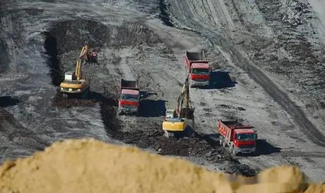 95后女卡车司机:15岁因6000元被卖,两婚两离后被奥斯卡导演选中