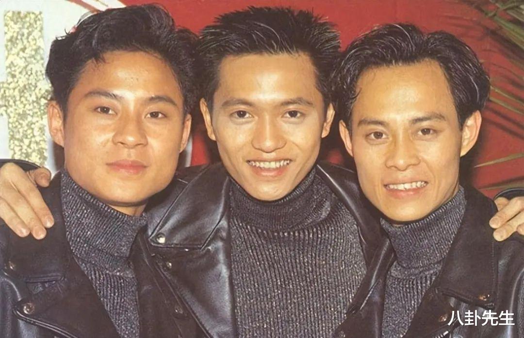 57岁港星服装店开业，穿着太奇葩遭嘲讽，虽过气仍住上亿别墅