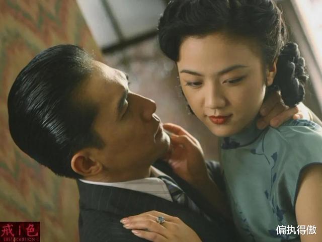 章子怡|22年前，章子怡见成龙，成龙：礼物呢？子怡：我就是今晚的礼物