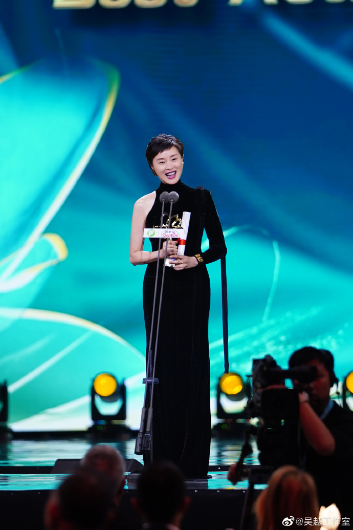 白玉兰奖这一夜,有的拿奖到手软,有的再度陪跑,有的颗粒无收!