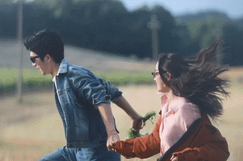 朱珠|倪妮新男友曝光 素颜拥抱男友