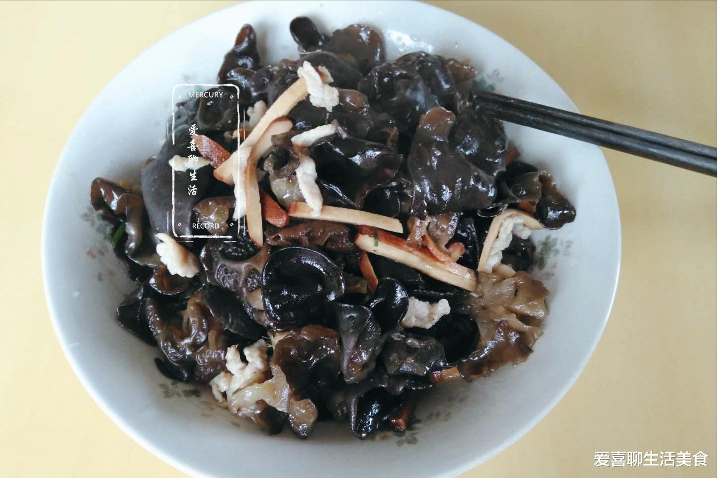 |这菜一年四季有,搭配它们一起炒,口感丰富味道鲜美,比吃大鱼大肉强