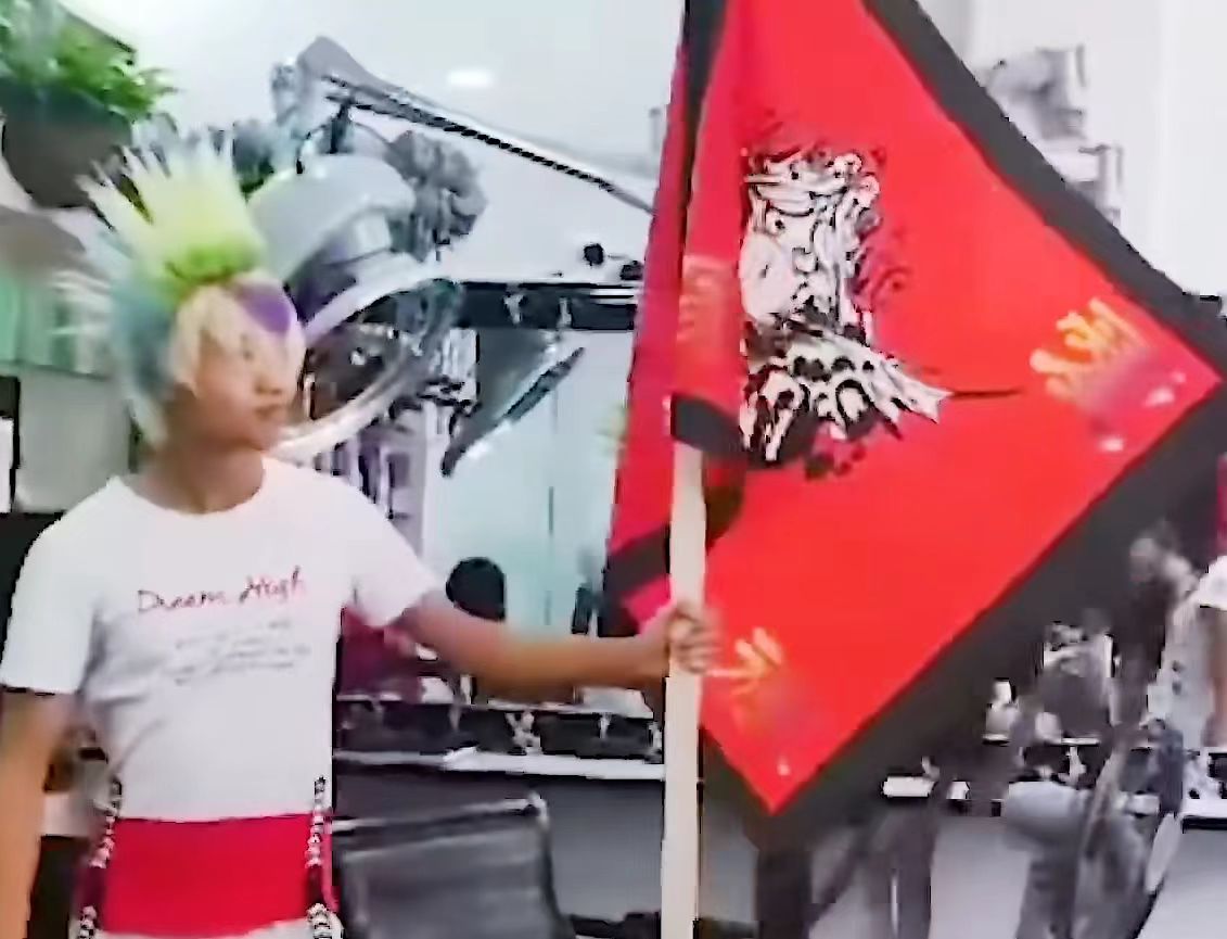 罗福兴:葬爱家族创始人,11岁创办杀马特,如今离开家族生活如何