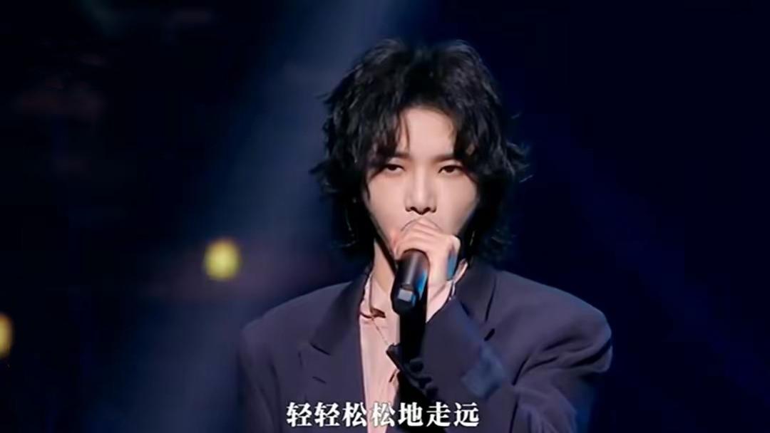 央视不再给华晨宇留面子！这不是“华语之神”，这是华语乐坛的悲哀