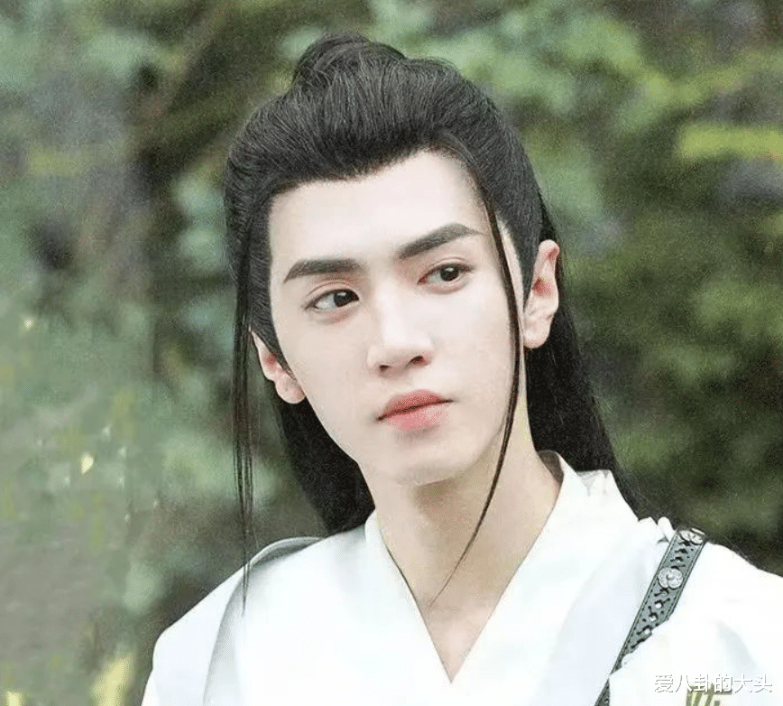 泰国评“中国十大古装美男”，杨洋第三，肖战上榜，第一让人意外！