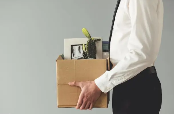 |比老板还要霸道的同事，如何相处？