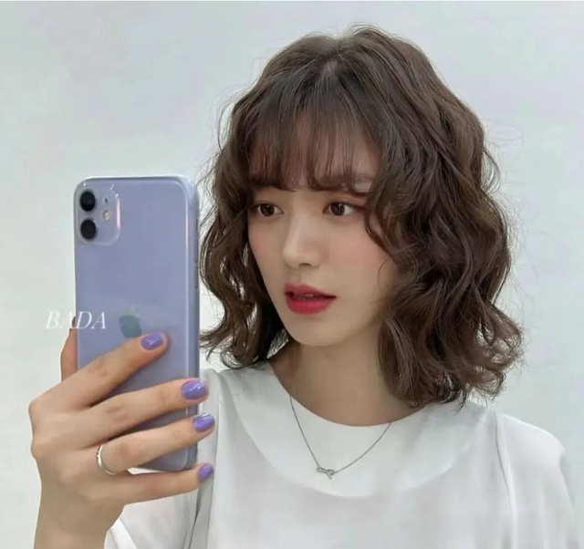 发型不管怎么剪，最美依然是波波头发型，百变瘦脸很时尚