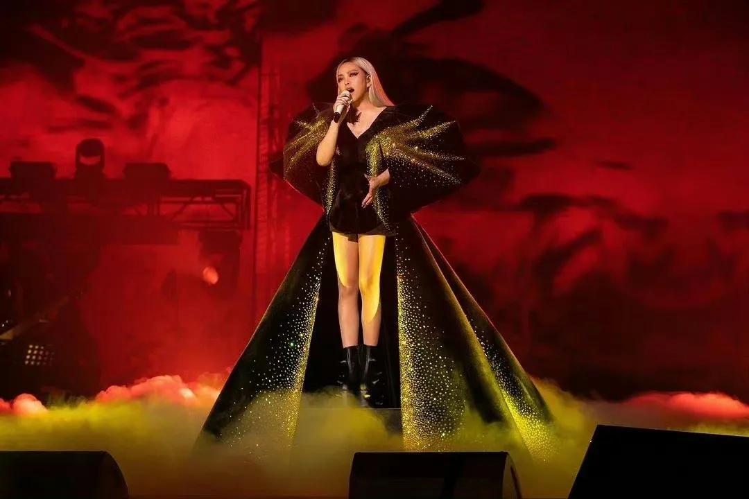 张惠妹|50岁的张惠妹在台湾高雄举行演唱会，减肥60斤的她颜值回春