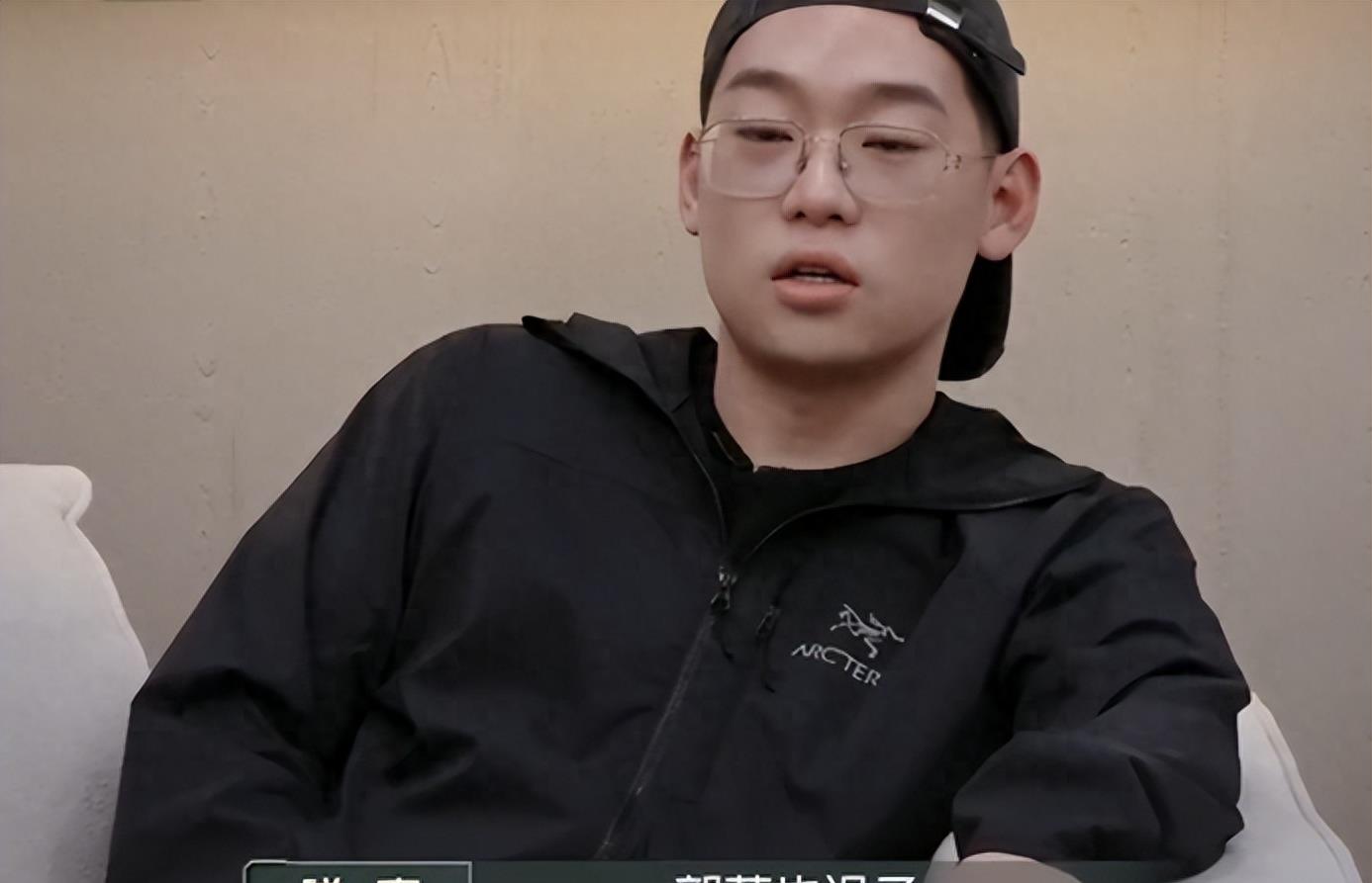 心狠的唐禹哲告诉观众，在《披荆斩棘》想生存，抱团是最有没用的