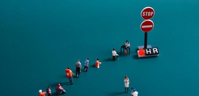 “鸡娃多年,高材生子女沦为底层打工人”:无效内卷,毁了两代人