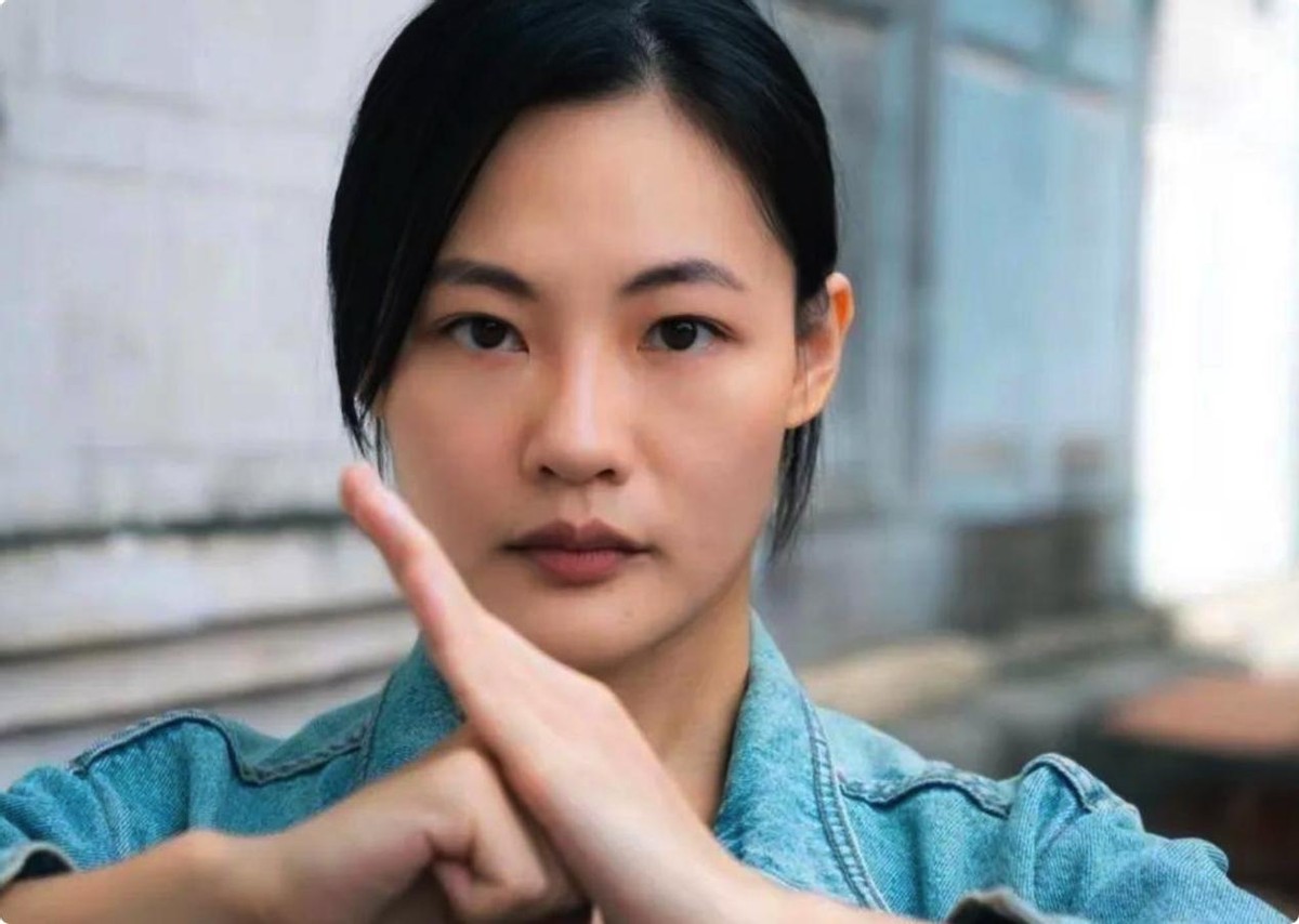 网飞《三体》审美塌方,“不锈钢裤头”当头盔,叶文洁气质太普通