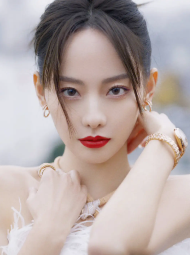 张嘉倪风波秀后恐凉凉！央视下场删其海报，新剧除其名，黑料被扒