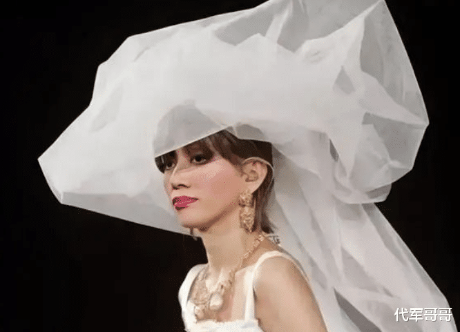 原来她已去世20年了，生前饱受癌症折磨，留下千万遗产风波不断