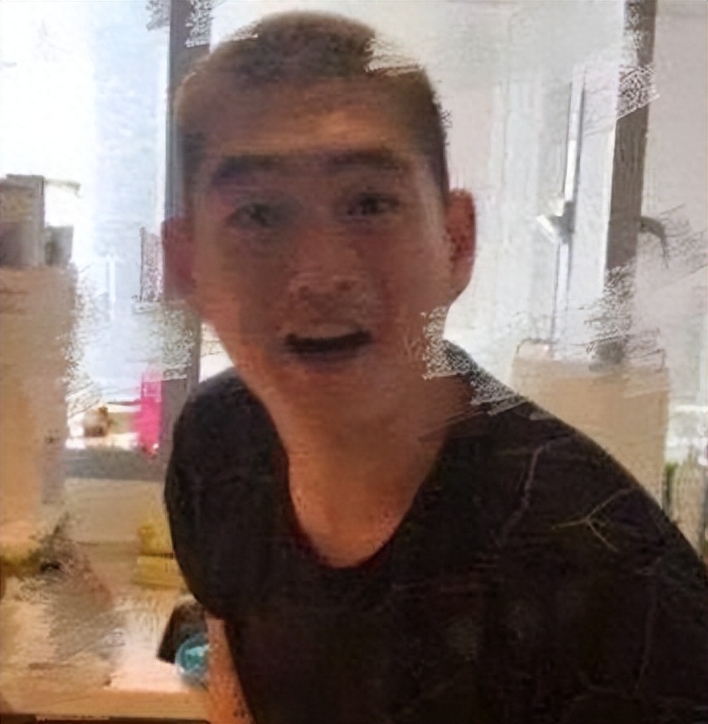 66岁的赵本山老脸都丢光了，儿子不仅炫富还骂网友：你算哪根葱！