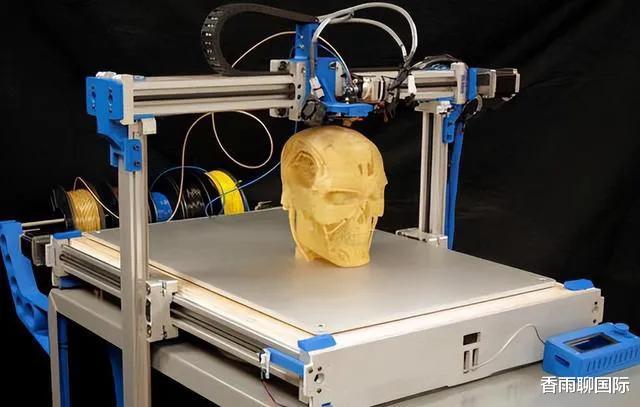 蔡天凤|蔡天凤遗容3D修复细节曝光，灵堂用粉色布置，闺蜜方媛扶灵！