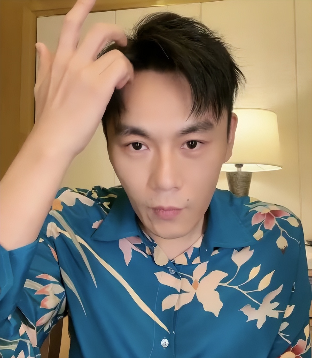 秦昊|秦昊瘦到龚彪前，片场减肥腿发抖！伊能静晒食谱，不建议大家吃