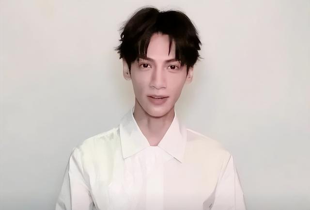 黄晓明 内娱的男星越减越丑？罗云熙瘦成“病态”、黄晓明重回巅峰