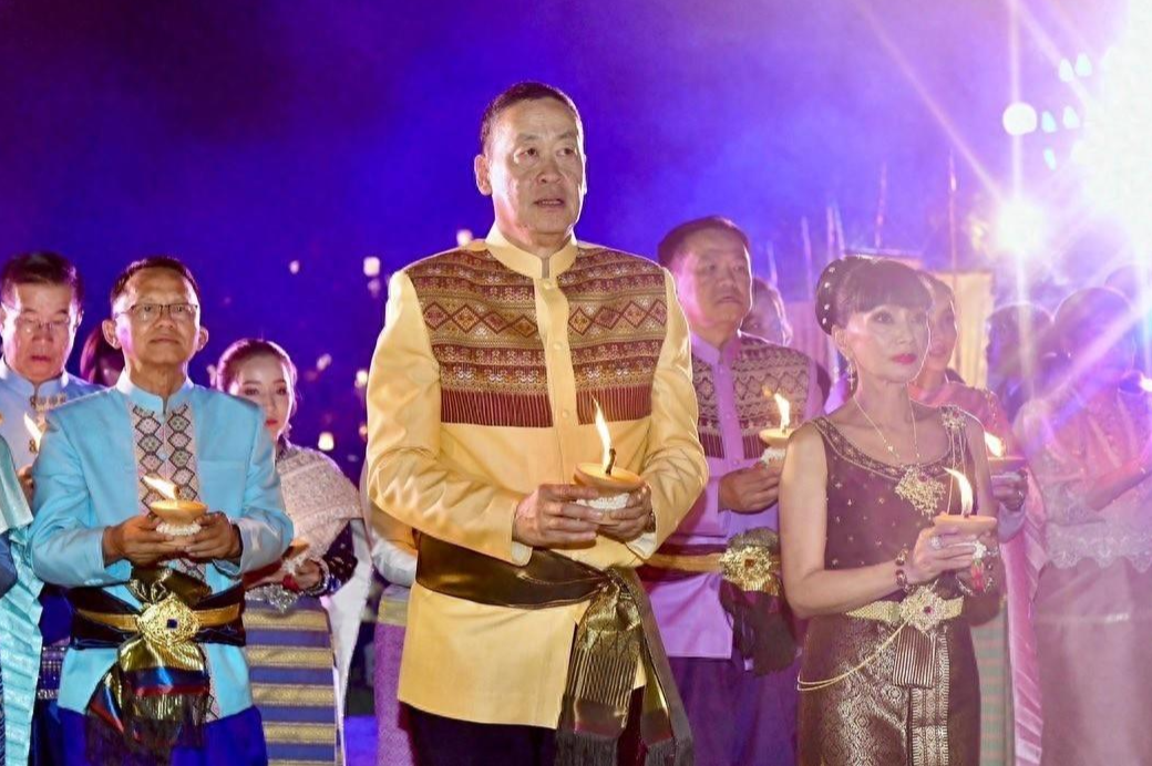 泰国夫人最新营业照把人惊艳!着装时髦、发型精致,太有东方美了