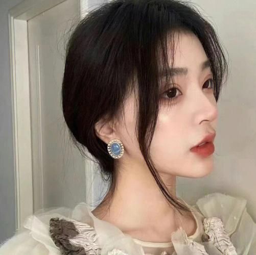 纹眉 艾妍赫：做完纹眉需要7到10天才能完全愈合，期间可能会轻微红肿