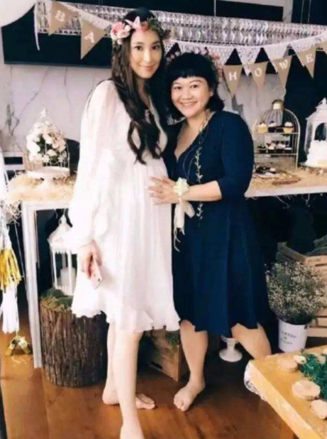 吴佩慈|“富豪生育工具”,退娱乐圈产4胎,渴望被正名!