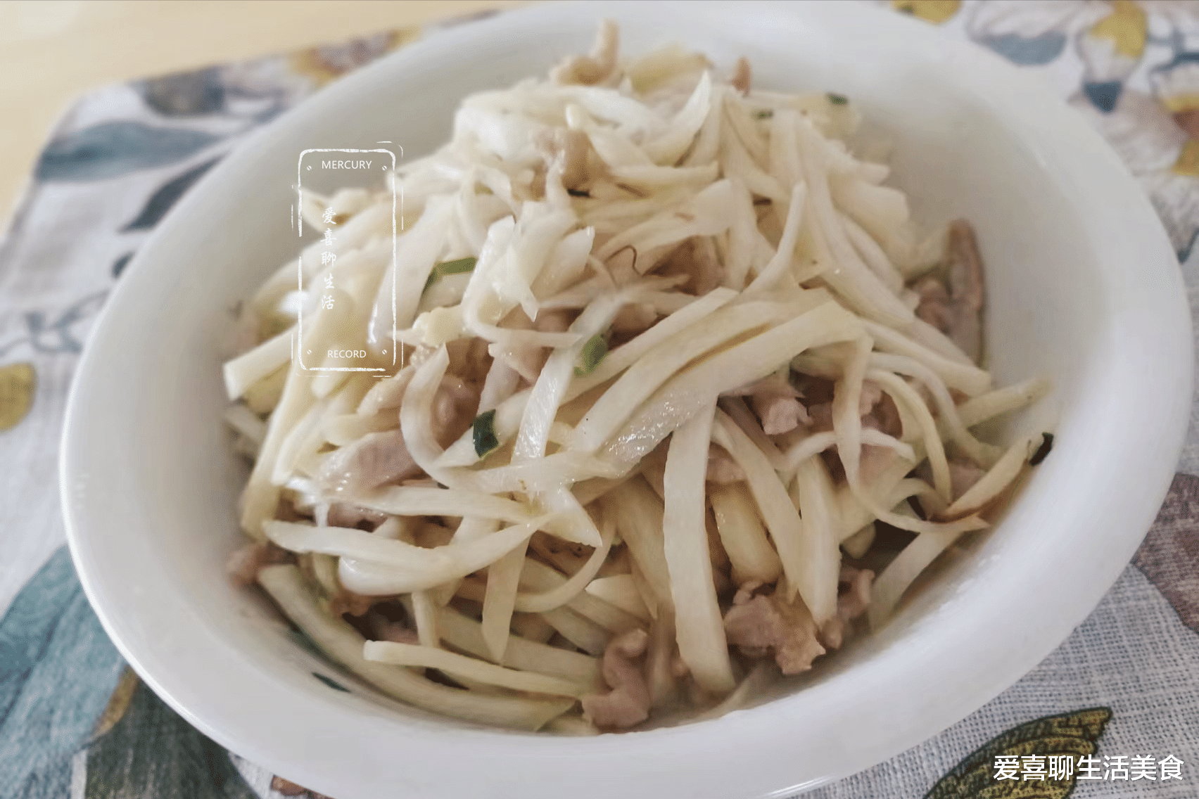 茭白|立秋后，记得吃“秋季第一鲜”，5块一把人人吃得起，炒着吃特鲜！