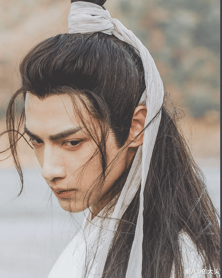 泰国评“中国十大古装美男”，杨洋第三，肖战上榜，第一让人意外！