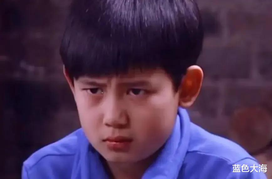 童星|8位“等比例”长大的童星,长的只有身高,长相如同复制粘贴