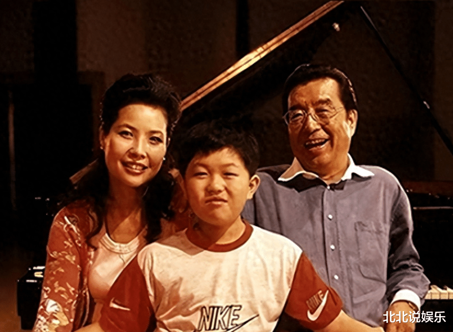 84岁“文职将军”李双江被曝取消“天价”养老金。网友称其活该