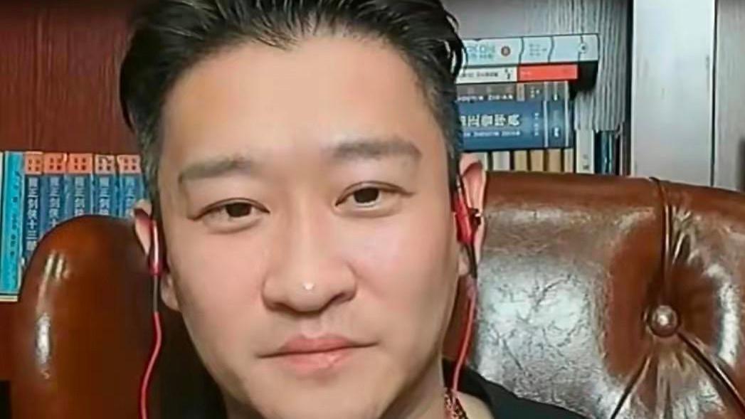 郭德纲|曹云金强烈释放善意，展示郭德纲签名扇！网友：就等郭德纲表态了