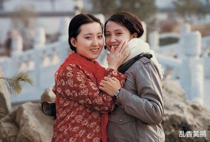 陈晓旭算不算顶级大美女？看看她和红楼20位演员的合影，就知道了