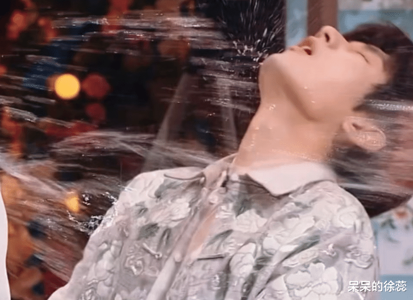 《星期六》杨迪的“不怀好意”,让成毅的颜值问题,彻底被看清