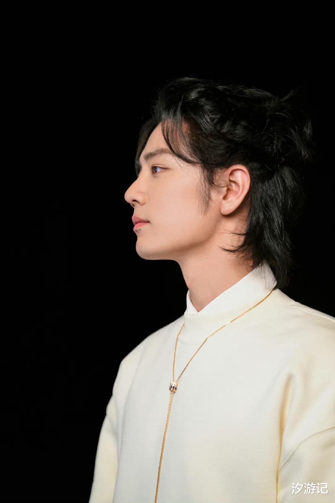 跨年晚会|肖战太卷了，跨年晚会出现“乌龙事件”，自掏腰包给粉丝报销费用