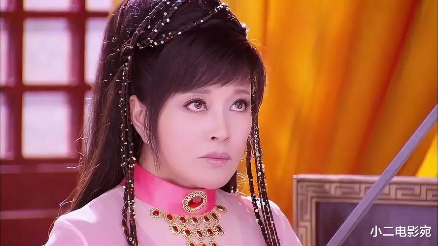 央视|当演员“强行装嫩”的风刮到了央视剧里，一脸褶子扎双马尾真尬